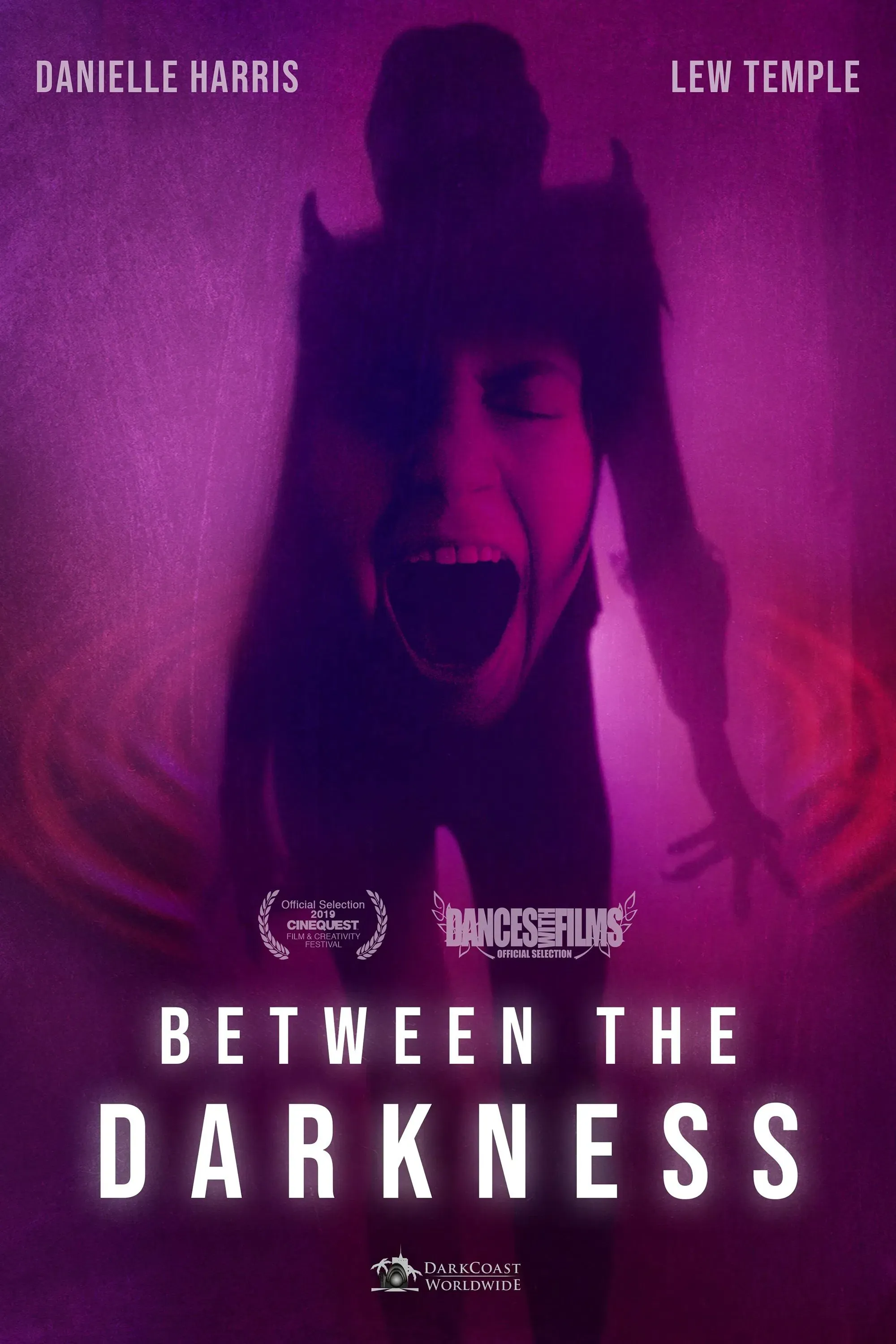 Poster of the movie Between the Darkness