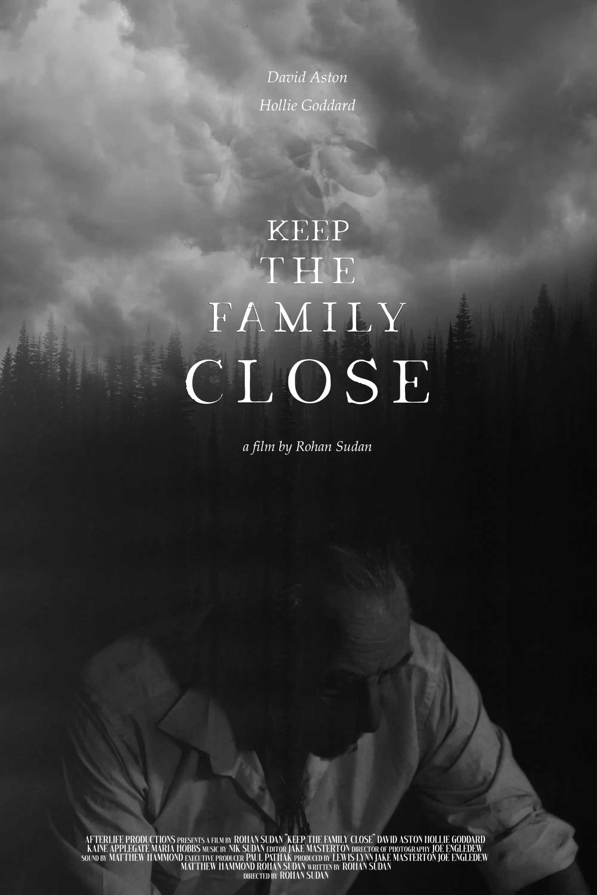 Poster of the movie Keep the Family Close
