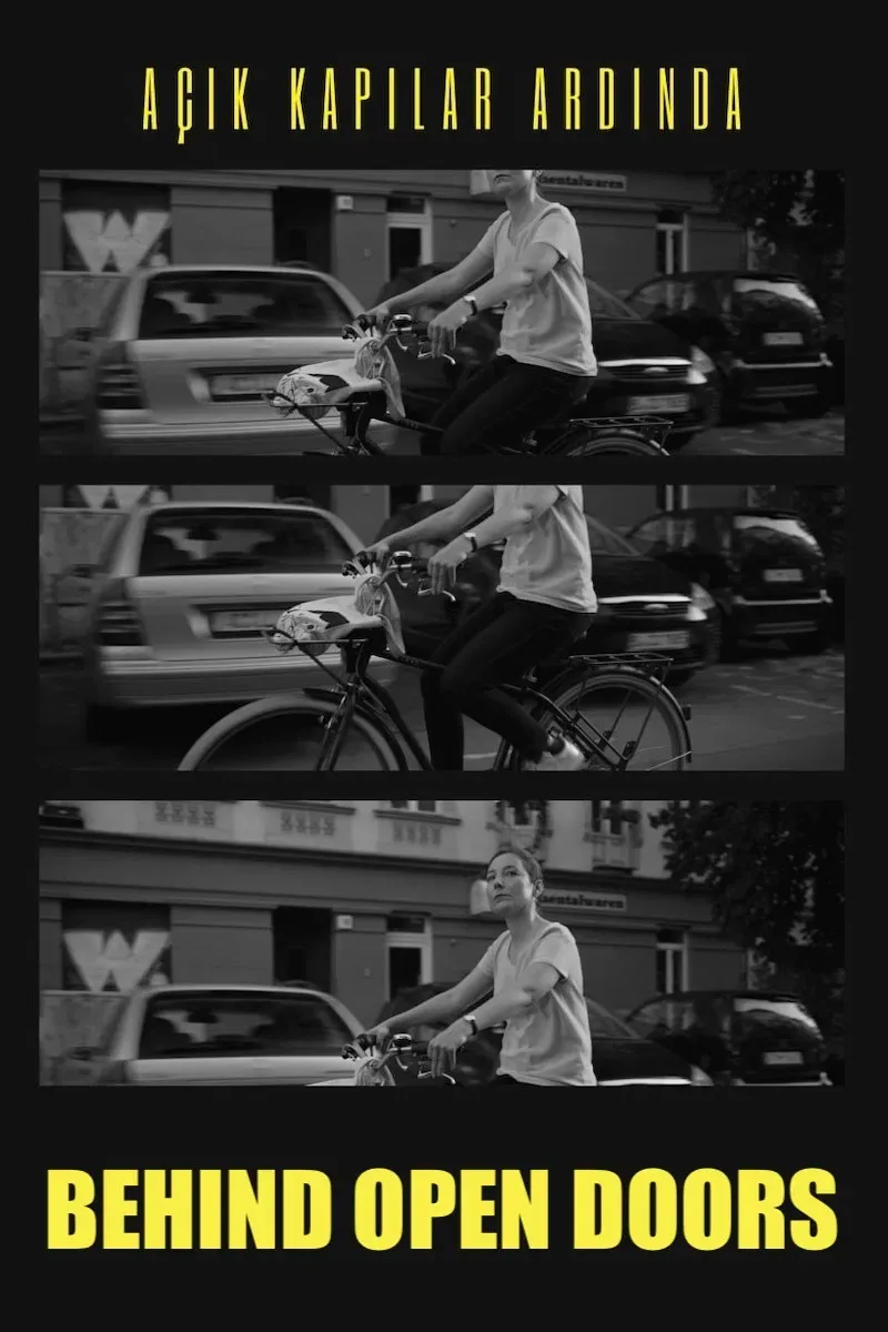 Poster of the movie Behind Open Doors