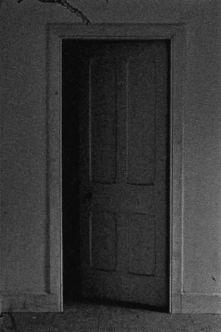 Poster of the movie The House Was Quiet